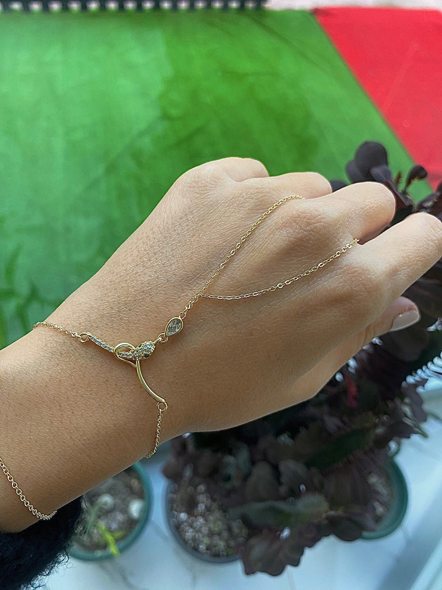 VIP Snake Hand Chain Bracelet Elegant Eastern Inspired Jewelry for Women - Teleplus vip snake hand chain bracelet