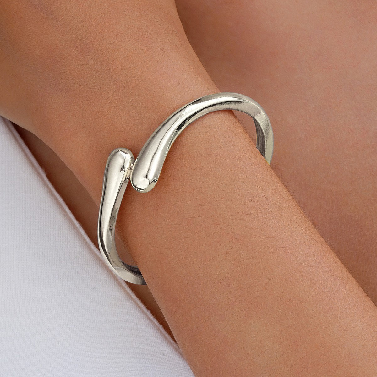 Water Drop Streamline Exaggerated Bracelet Alloy Unisex Jewelry - water drop streamline exaggerated bracelet