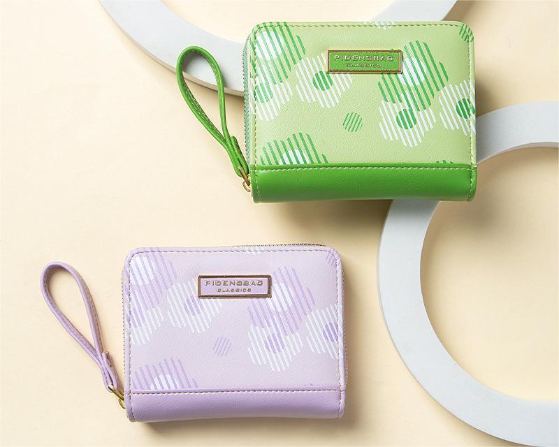 Waterproof Polyester Floral Pattern Purse for Women in United States - Flower Power Wallet Ready to Bloom united states