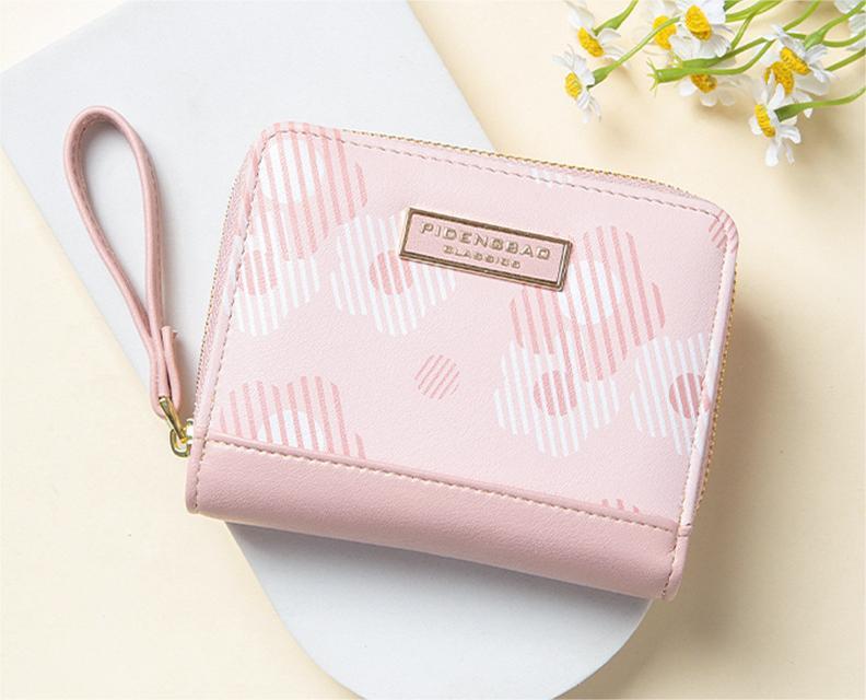 Waterproof Polyester Floral Pattern Purse for Women in United States - Flower Power Wallet Ready to Bloom united states