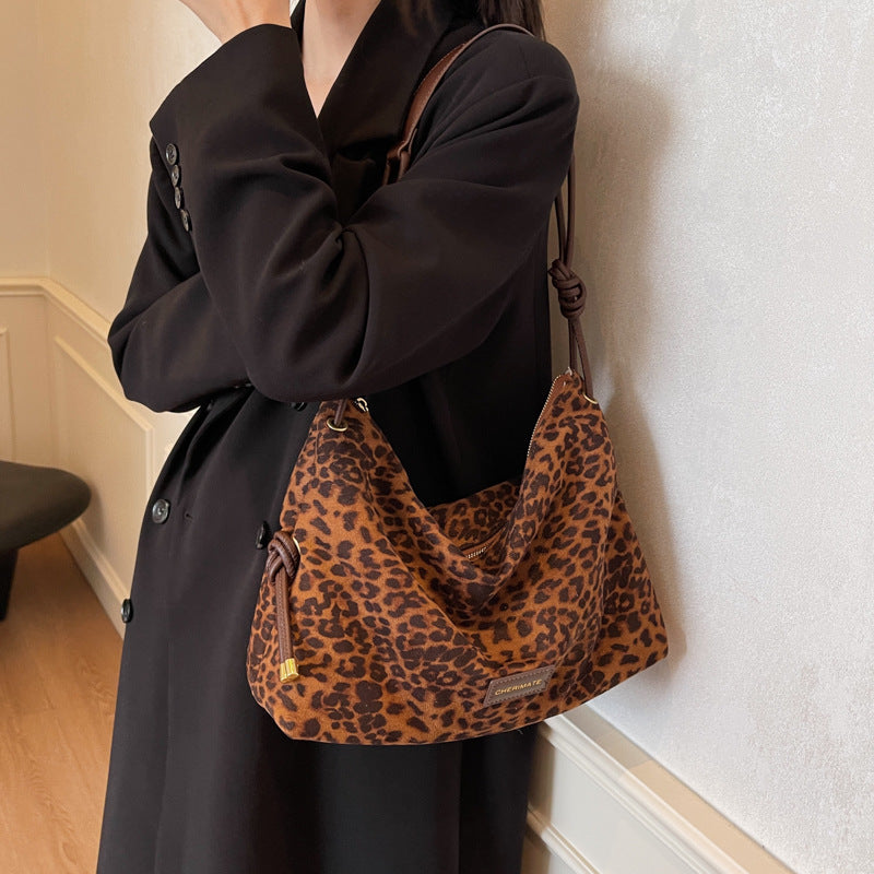 Winter Niche Shoulder Bag with Leopard Underarm Pillow and Polyester Lining - Teleplus winter niche shoulder underarm