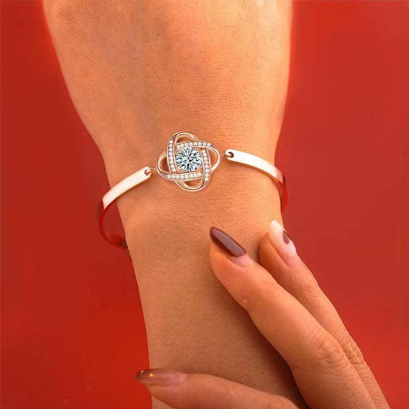 Women’s Fashion Simple Rhinestone Four-leaf Clover Bracelet - Simple Rhinestone Four-leaf Clover Bracelet for Women